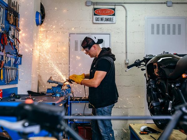 motorcycle-mechanic-using-a-grinder-B3JSF5V-resize.jpg motorcycle-mechanic-using-a-grinder-B3JSF5V-resize.jpg